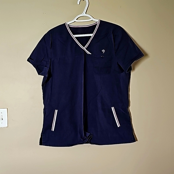 SCRUBS - Picture 1 of 6